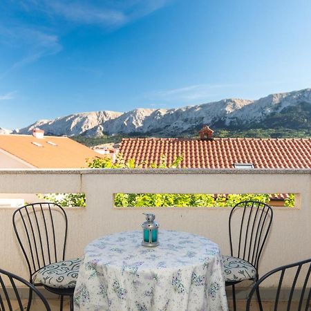 Apartment Glorija With Balcony Baska  Bagian luar foto