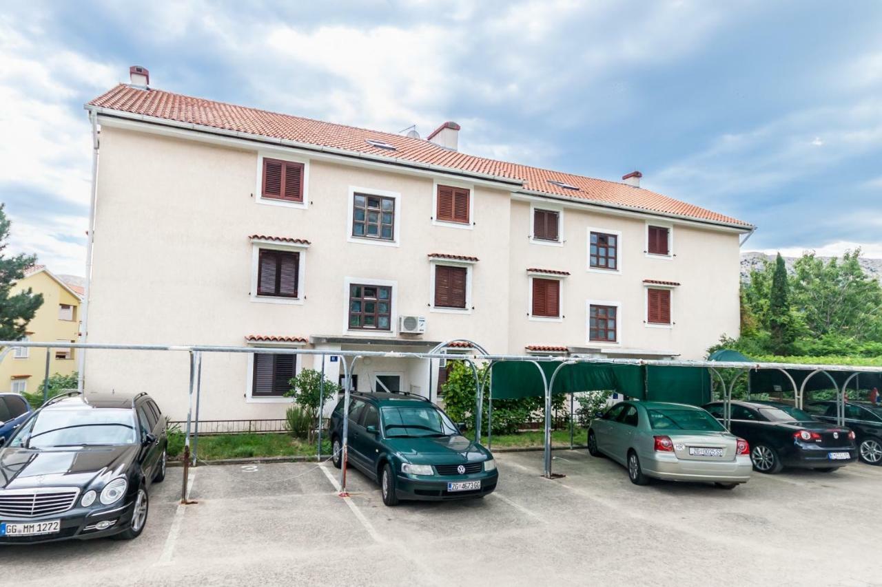 Apartment Glorija With Balcony Baska  Bagian luar foto